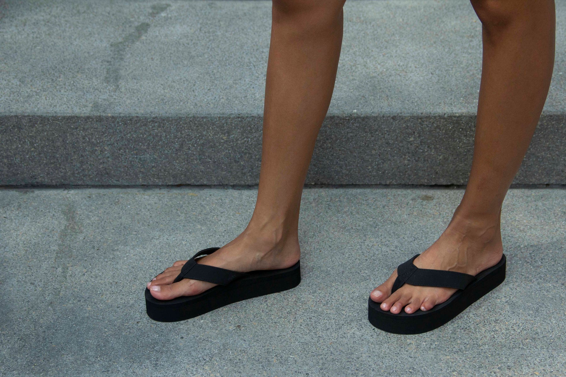 Women's Flip Flop Platform - Black - Indosole